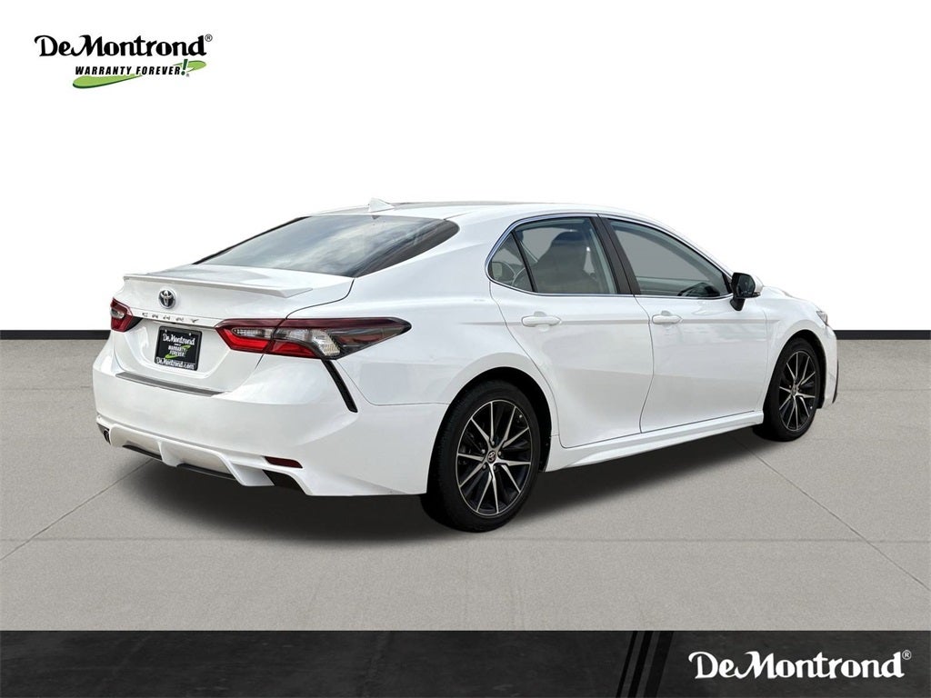 2022 Toyota Camry Hybrid SE