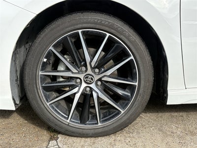 2022 Toyota Camry Hybrid SE