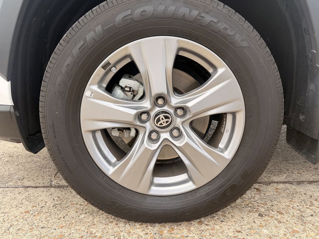 2024 Toyota RAV4 Hybrid LE
