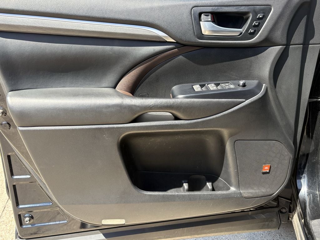 2017 Toyota Highlander Base