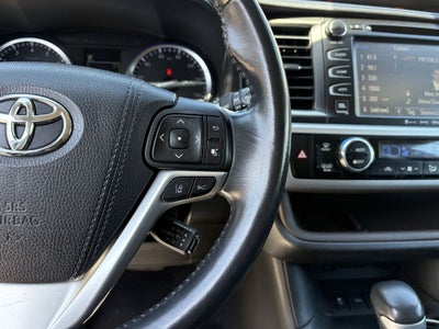 2017 Toyota Highlander Base