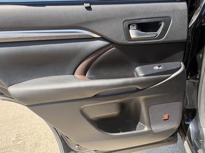 2017 Toyota Highlander Base