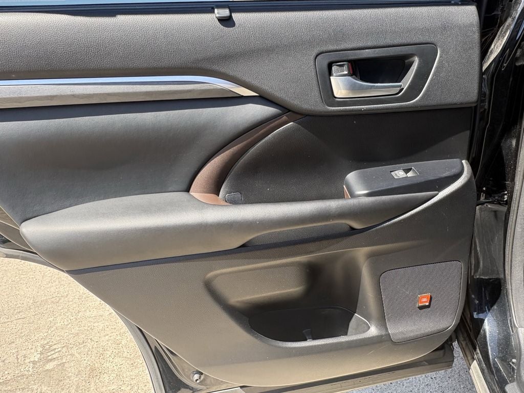 2017 Toyota Highlander Base