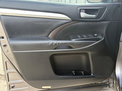 2016 Toyota Highlander XLE V6