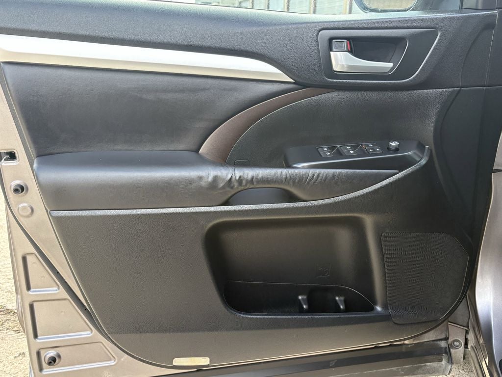 2016 Toyota Highlander XLE V6
