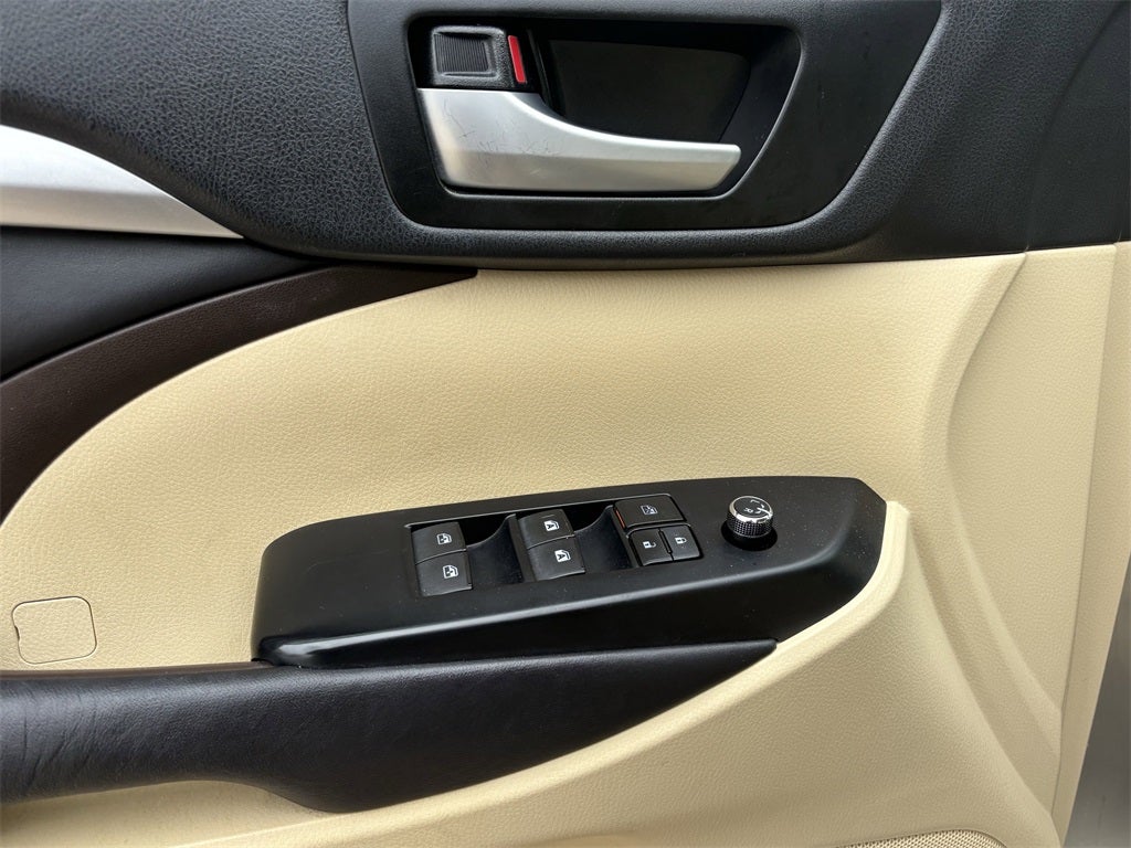 2016 Toyota Highlander XLE V6