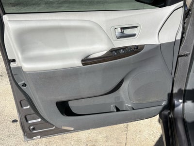 2019 Toyota Sienna XLE 8 Passenger