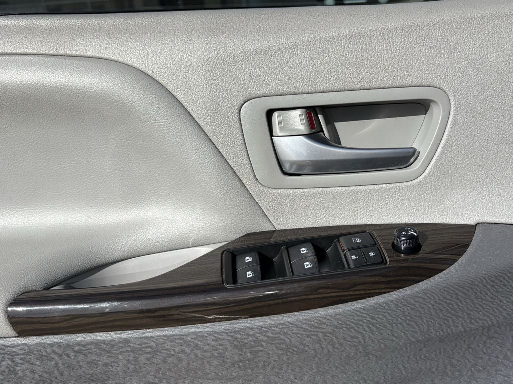 2019 Toyota Sienna XLE 8 Passenger