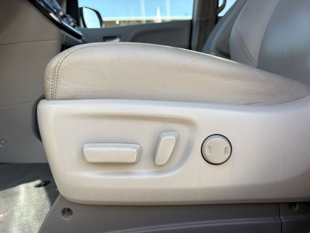 2019 Toyota Sienna XLE 8 Passenger