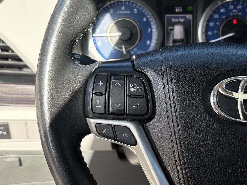2019 Toyota Sienna XLE 8 Passenger