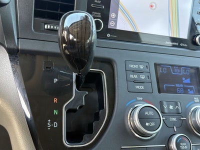2019 Toyota Sienna XLE 8 Passenger
