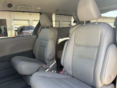 2019 Toyota Sienna XLE 8 Passenger