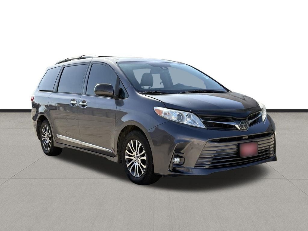 2019 Toyota Sienna XLE 8 Passenger