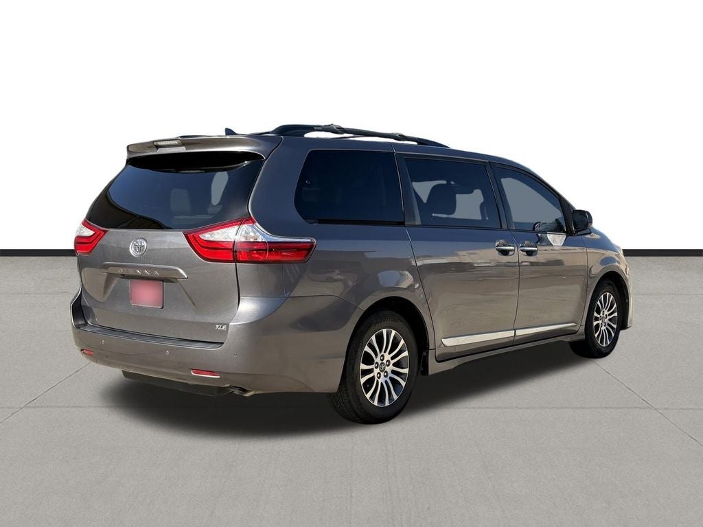 2019 Toyota Sienna XLE 8 Passenger