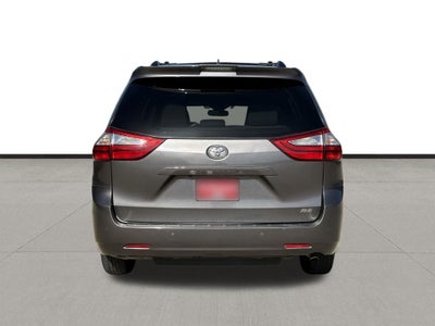 2019 Toyota Sienna XLE 8 Passenger