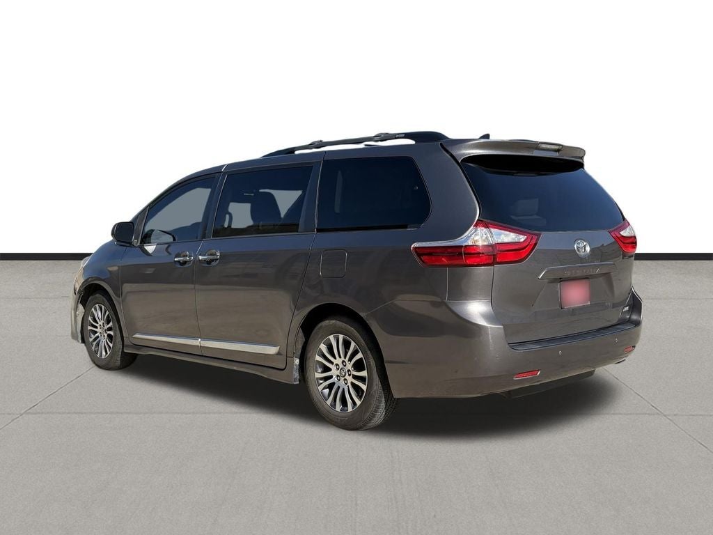 2019 Toyota Sienna XLE 8 Passenger