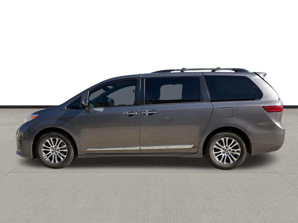 2019 Toyota Sienna XLE 8 Passenger
