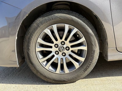 2019 Toyota Sienna XLE 8 Passenger