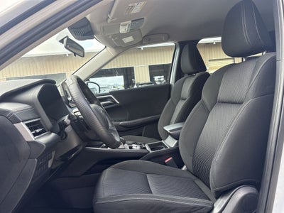 2022 Mitsubishi Outlander ES