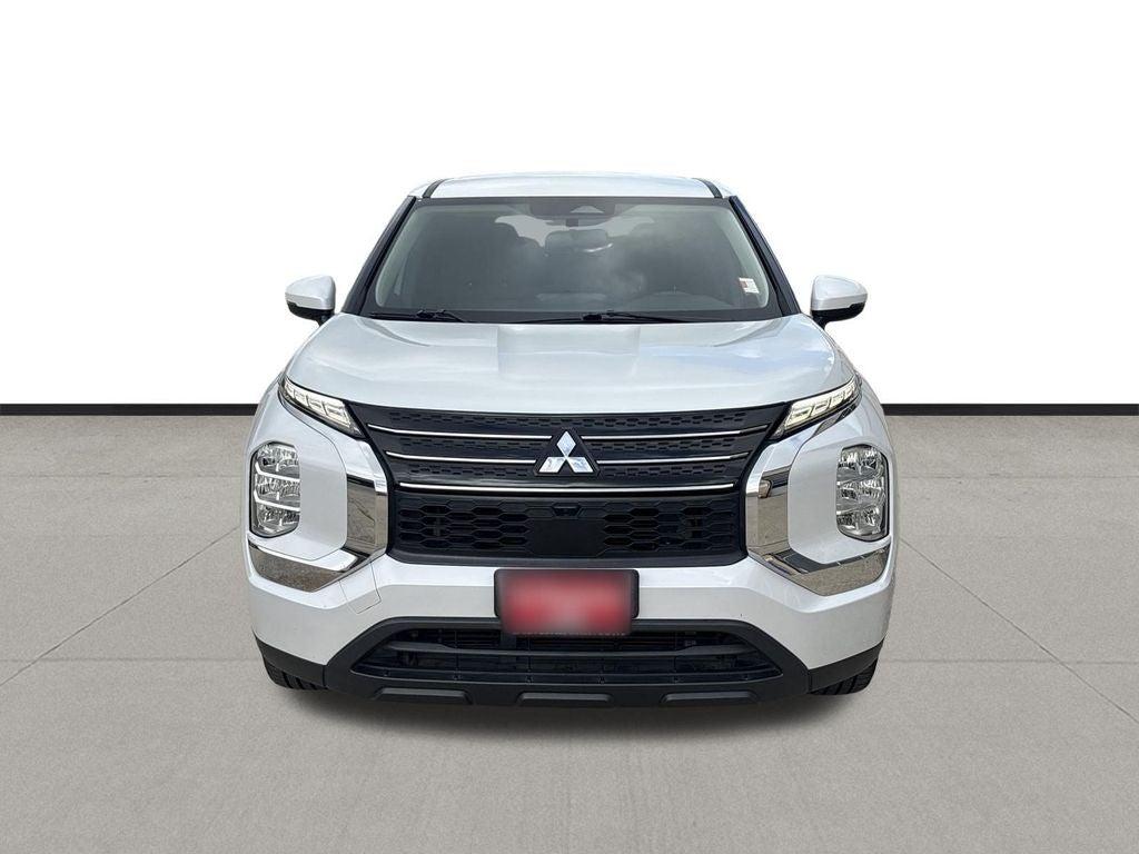 2022 Mitsubishi Outlander ES
