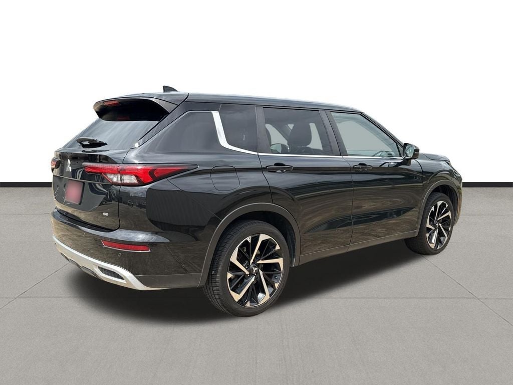 2022 Mitsubishi Outlander SE