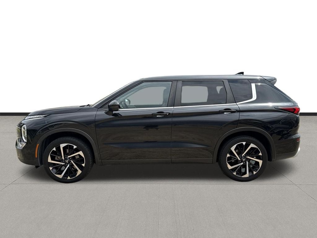 2022 Mitsubishi Outlander SE
