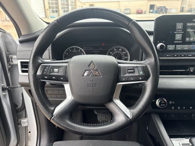 2022 Mitsubishi Outlander SE