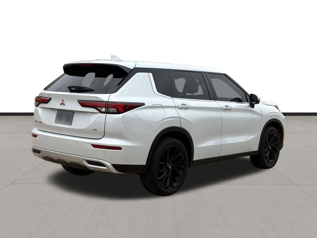 2022 Mitsubishi Outlander SE