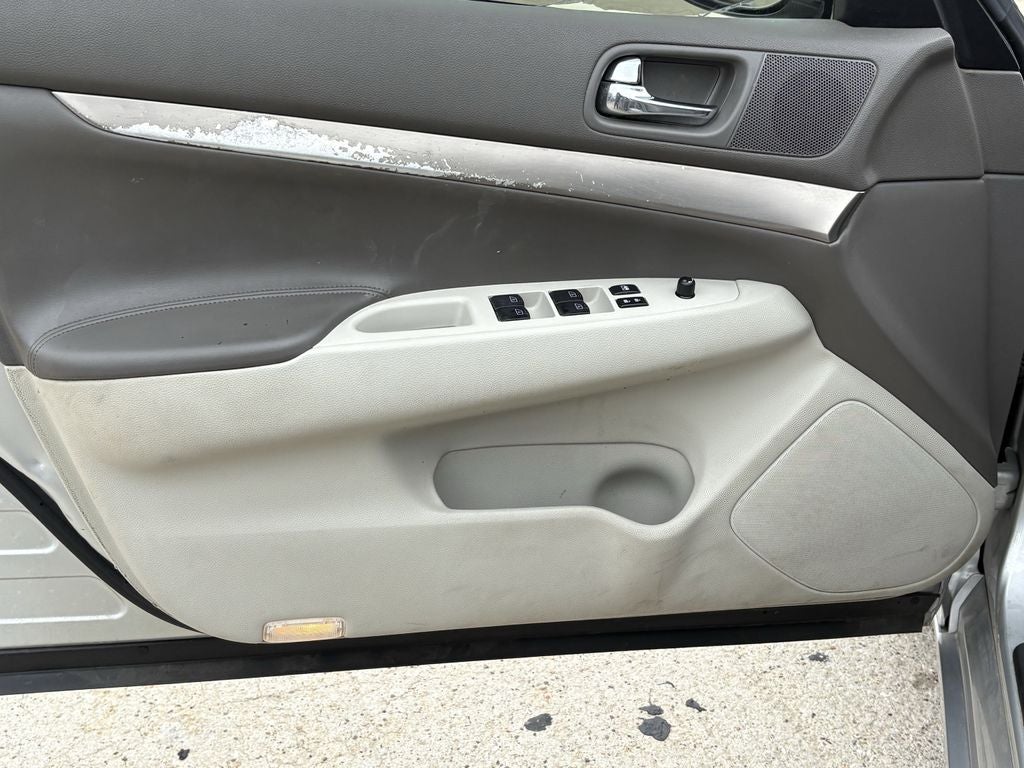 2011 INFINITI G37 Journey