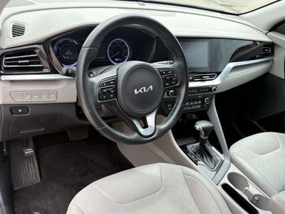 2022 Kia Niro LXS