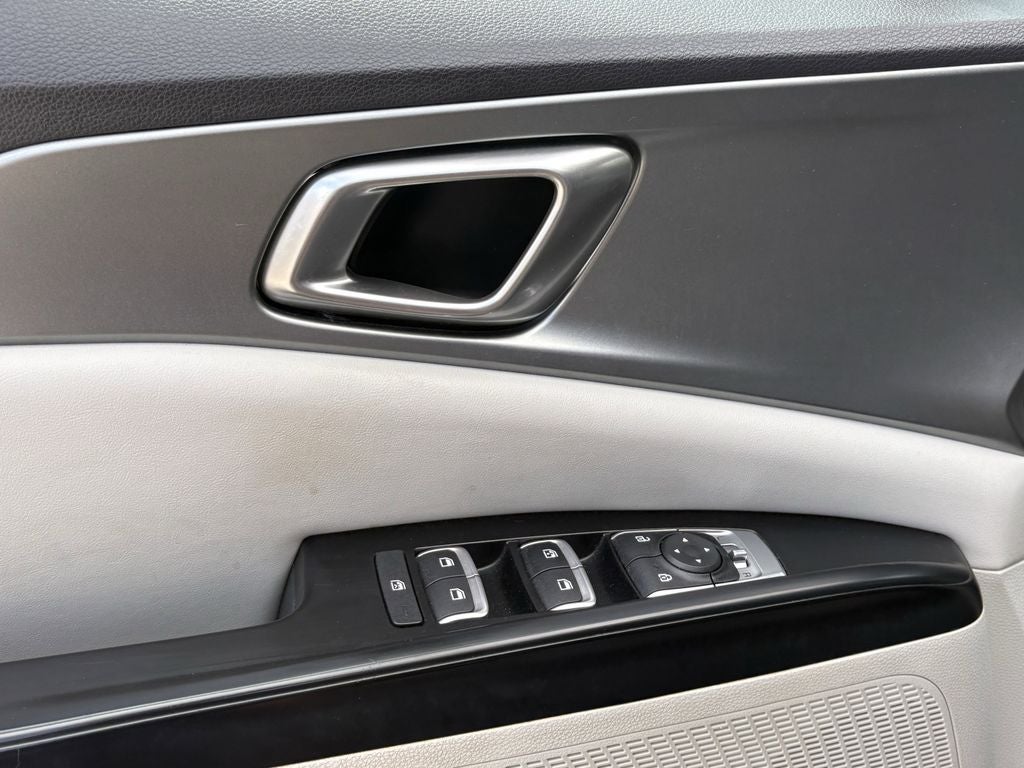2023 Kia Carnival LX Seat Package