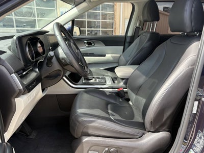 2023 Kia Carnival LX Seat Package