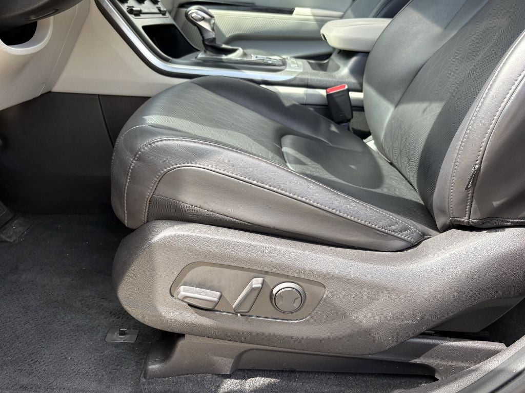 2023 Kia Carnival LX Seat Package