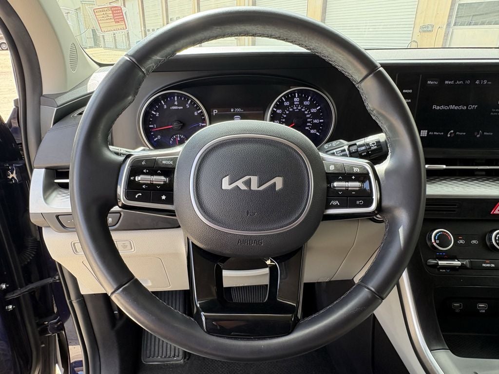 2023 Kia Carnival LX Seat Package