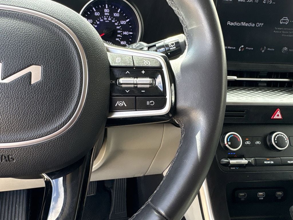 2023 Kia Carnival LX Seat Package