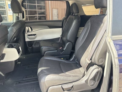 2023 Kia Carnival LX Seat Package
