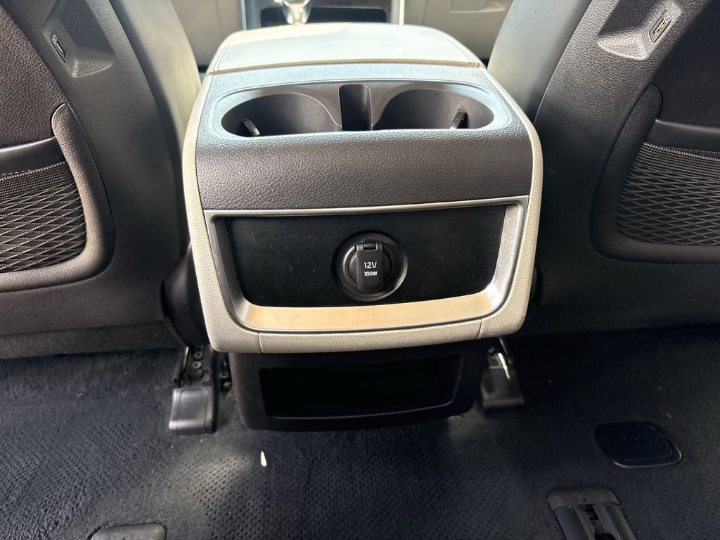 2023 Kia Carnival LX Seat Package