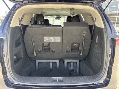 2023 Kia Carnival LX Seat Package