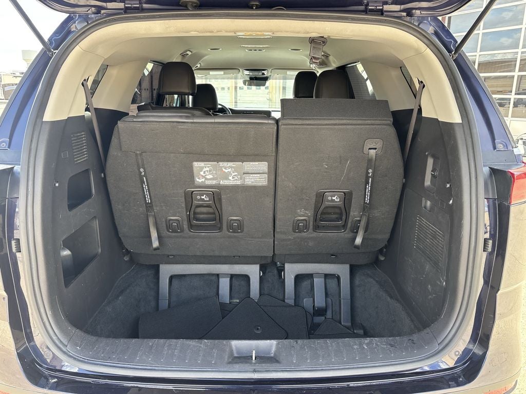 2023 Kia Carnival LX Seat Package