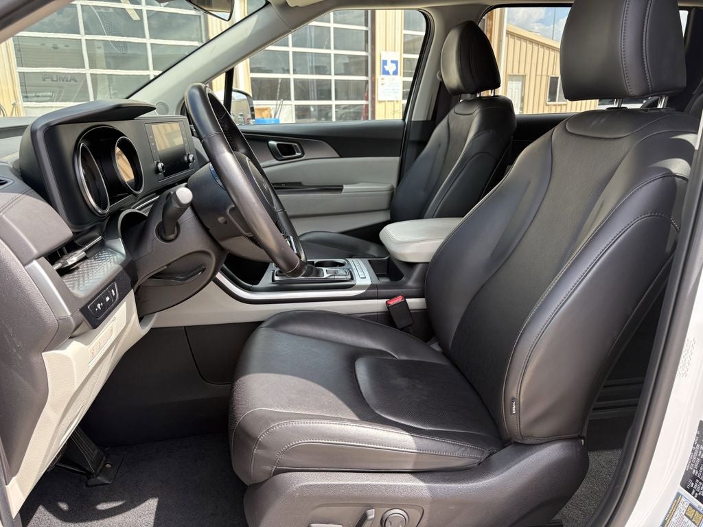 2024 Kia Carnival LX