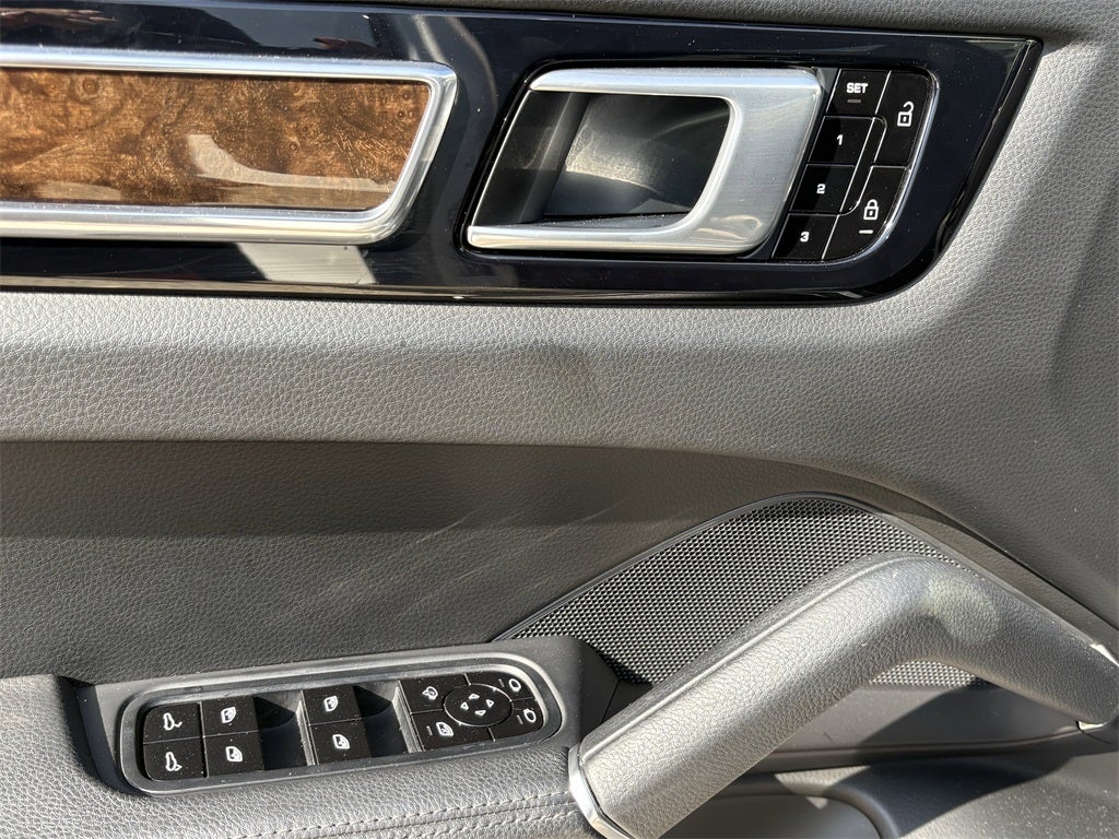 2021 Porsche Cayenne Base