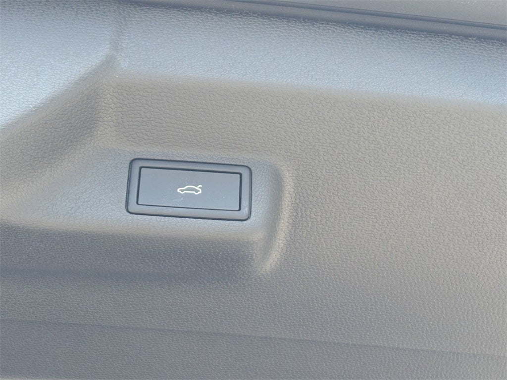 2025 Volkswagen ID. Buzz Pro S Plus