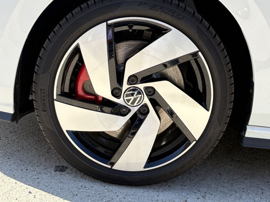 2026 Volkswagen Golf R 2.0T