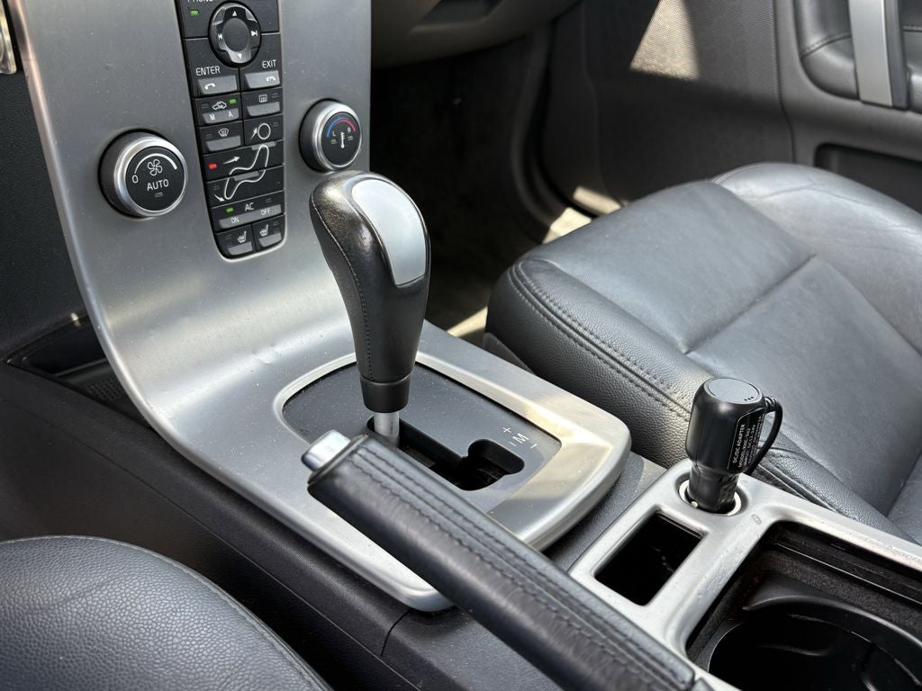 2010 Volvo C70 T5