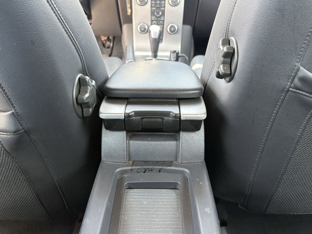 2010 Volvo C70 T5