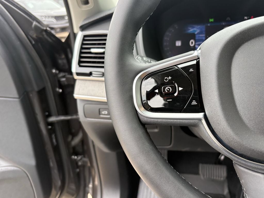 2025 Volvo XC90 B6 Ultra