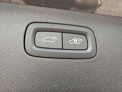 2025 Volvo XC90 B6 Ultra