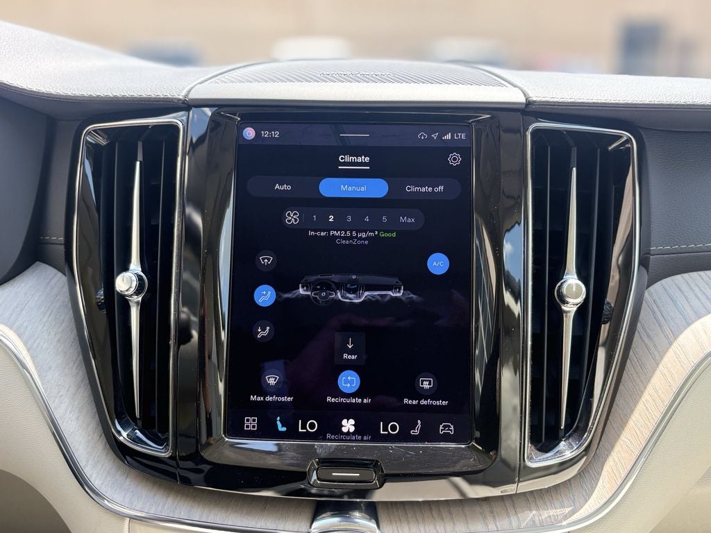 2022 Volvo XC60 B6 Inscription