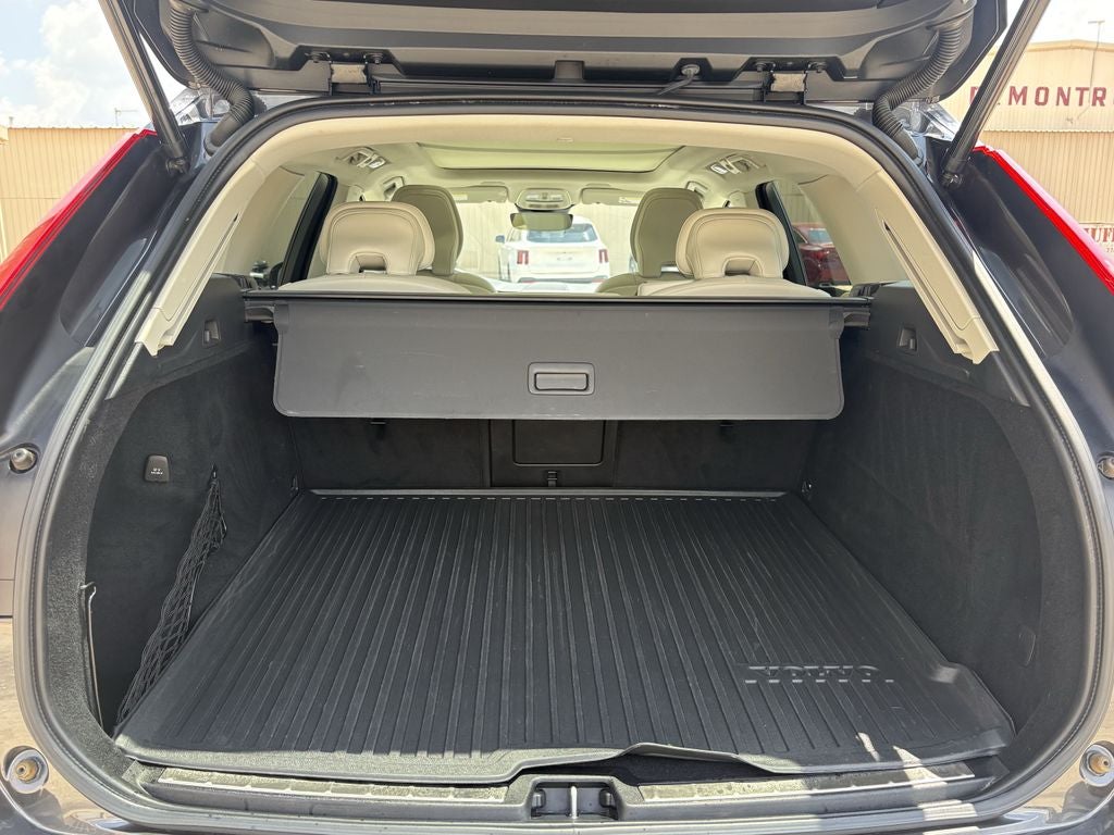 2022 Volvo XC60 B6 Inscription