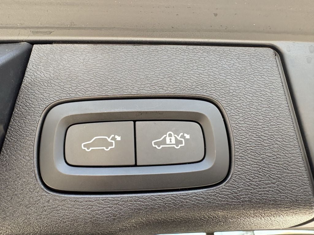 2022 Volvo XC60 B6 Inscription